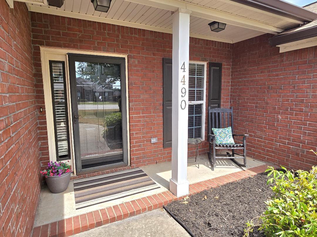 4490 Country Glen Circle