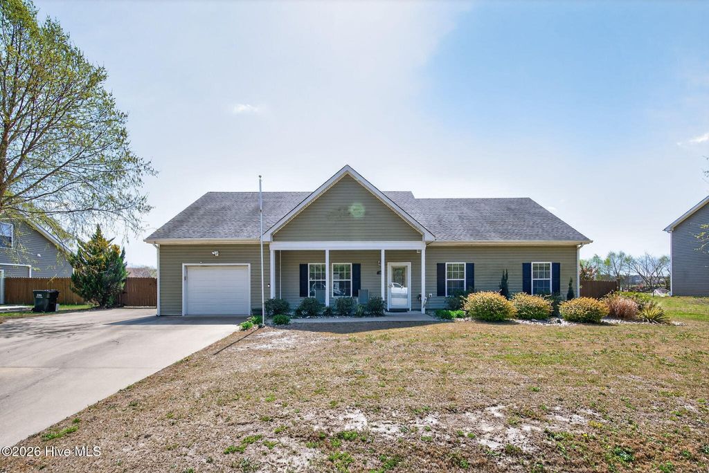 Photo of 103 Mulberry Court, Currituck, NC 27929 (MLS # 100565046)