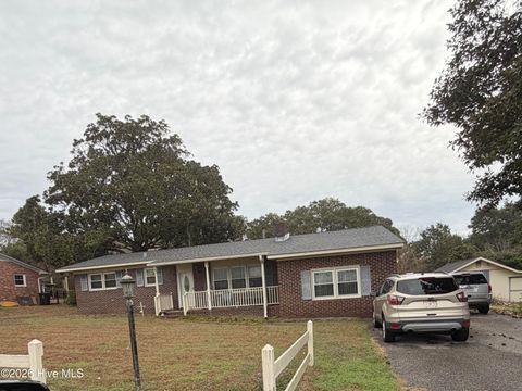 Homes For Sale - 333 Holiday Hills Drive<br/> Wilmington, NC 28409