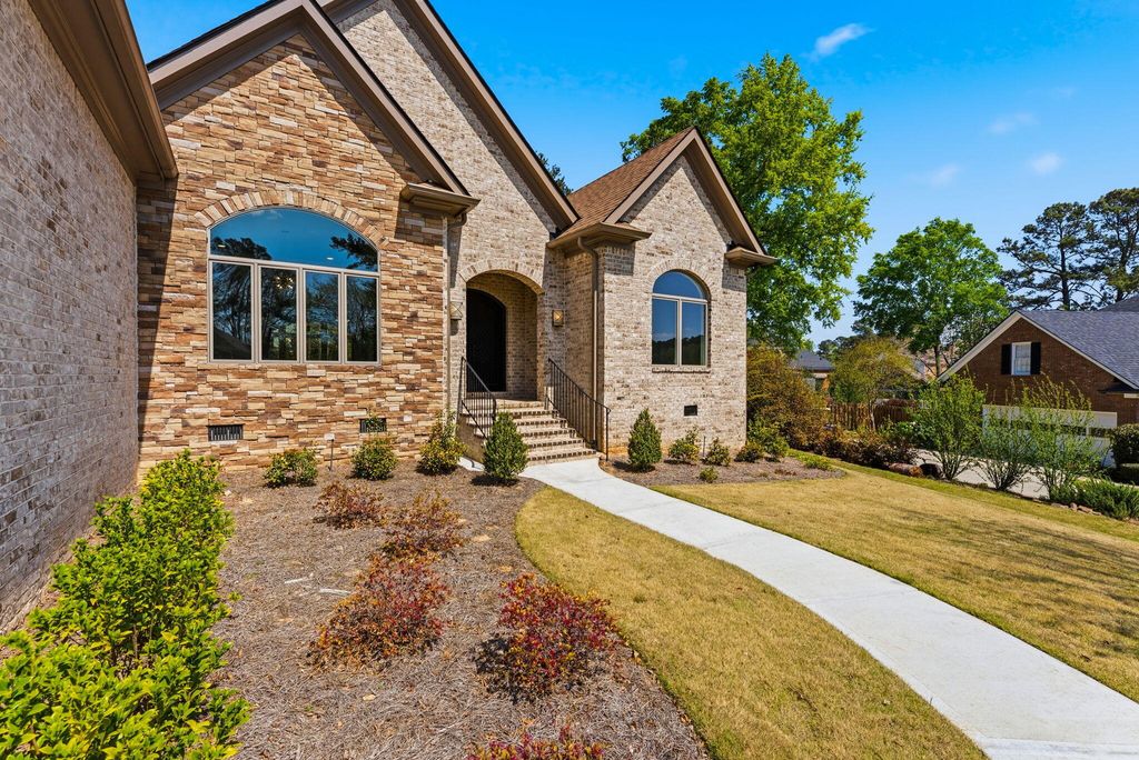 Photo of 607 W Lake Circle, Martinez, GA 30907 (MLS # 553948)