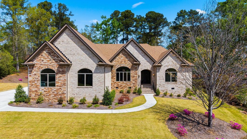 Photo of 607 W Lake Circle, Martinez, GA 30907 (MLS # 553948)