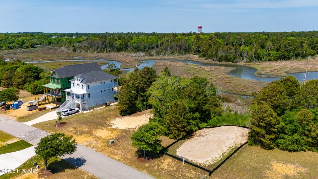 Photo of 637 Cannonsgate Drive, Newport, NC 28570 (MLS # 100505365)