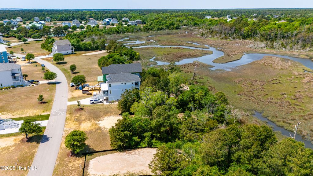 Photo of 637 Cannonsgate Drive, Newport, NC 28570 (MLS # 100505365)