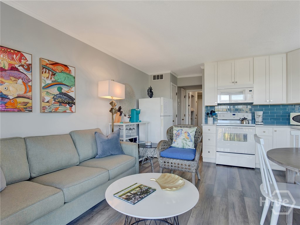1217 Bay Street 208B