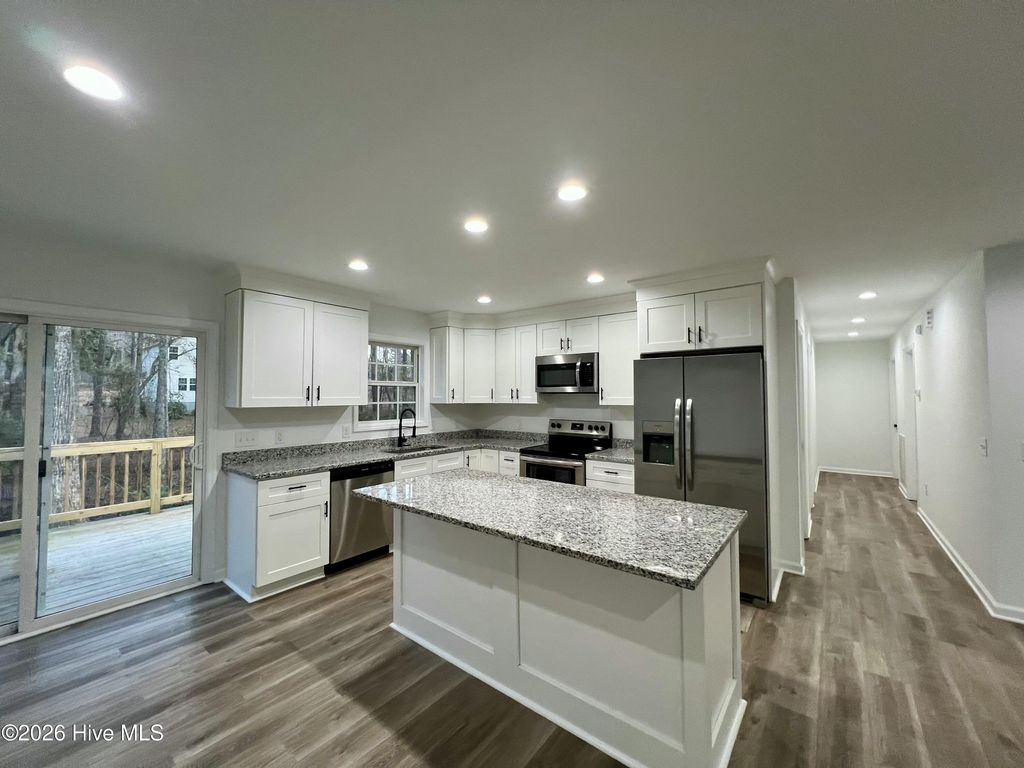 Photo of 157 Edinburgh Drive, Carthage, NC 28327 (MLS # 100554311)