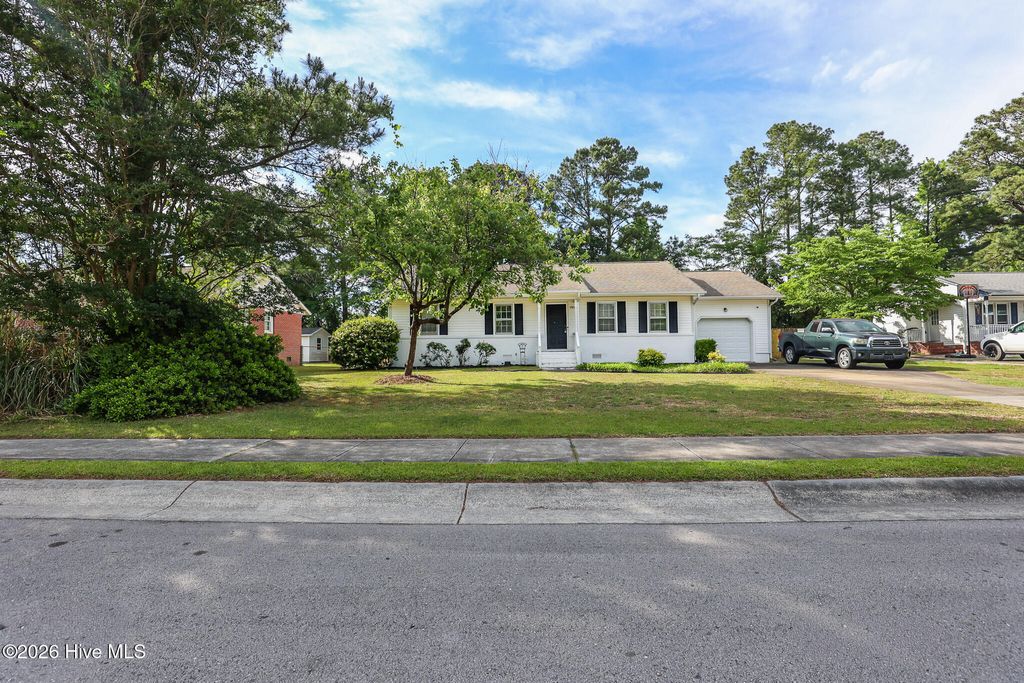 Photo of 1505 Clifton Road, Jacksonville, NC 28540 (MLS # 100572200)