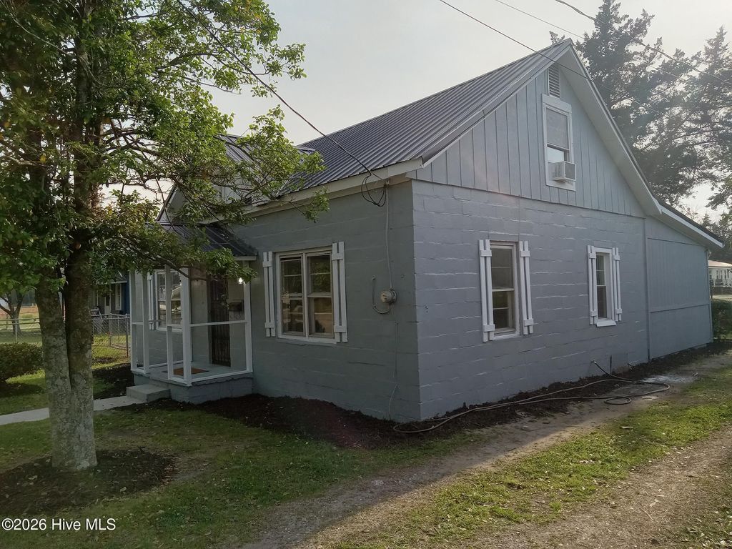 Photo of 518 S Brown Street, Chadbourn, NC 28431 (MLS # 100565848)