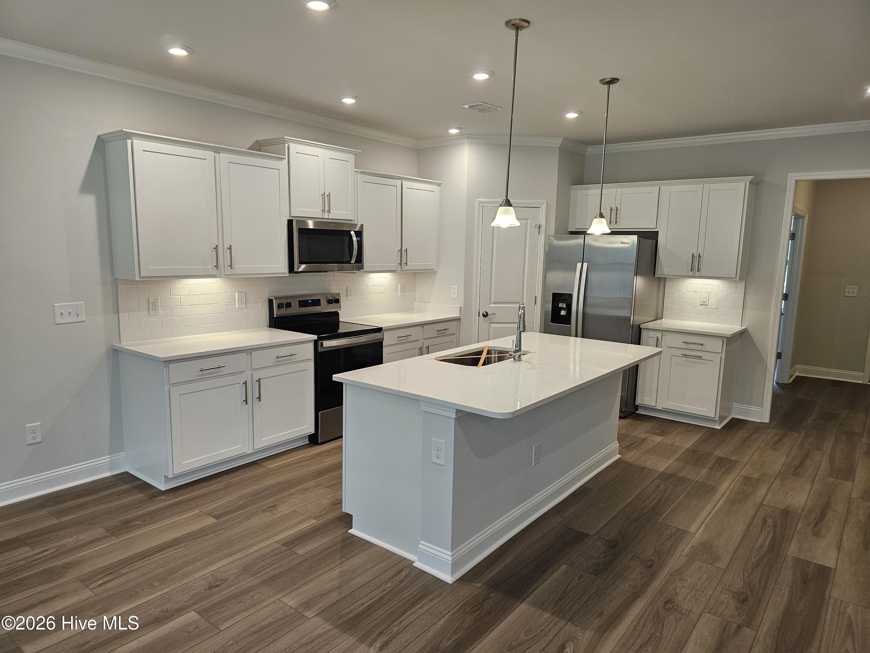 536 Glitter Bay Loop