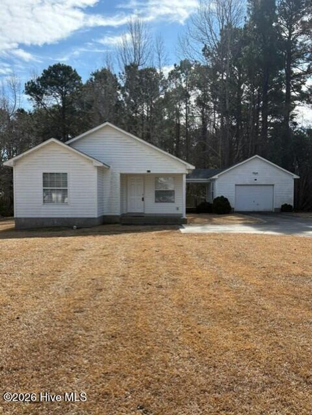 Photo of 104 Evergreen Drive, Hubert, NC 28539 (MLS # 100554248)