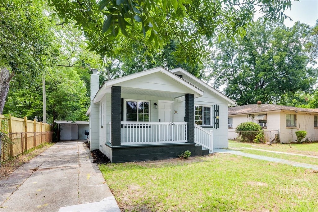 Photo of 1006 Lynah Street, Savannah, GA 31415 (MLS # SA361955)