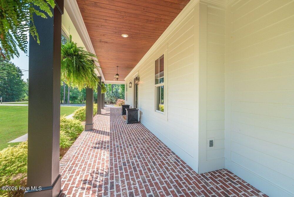 806 Sentinel Lane