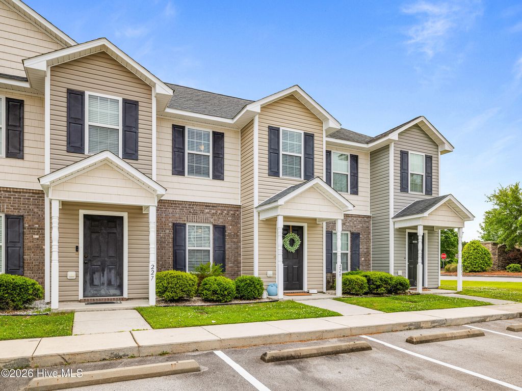 Photo of 229 Glen Cannon Drive, Jacksonville, NC 28546 (MLS # 100572066)