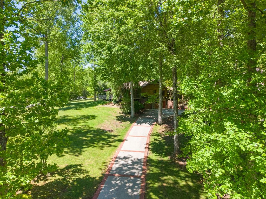 34 Shane Laughter Rd