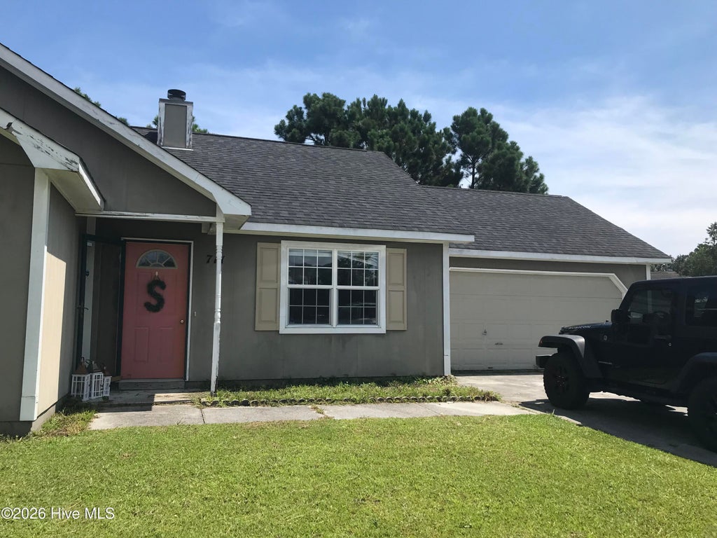 Photo of 711 Covington Court, Hubert, NC 28539 (MLS # 100598976)