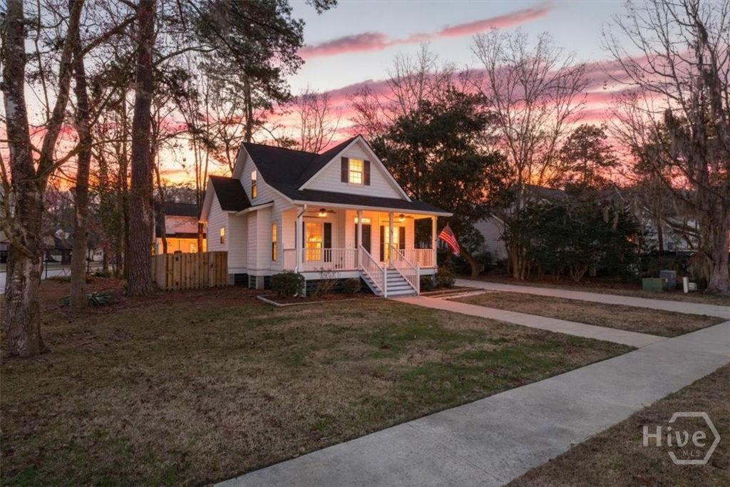 Photo of 167 Landing Way, Richmond Hill, GA 31324 (MLS # SA347207)