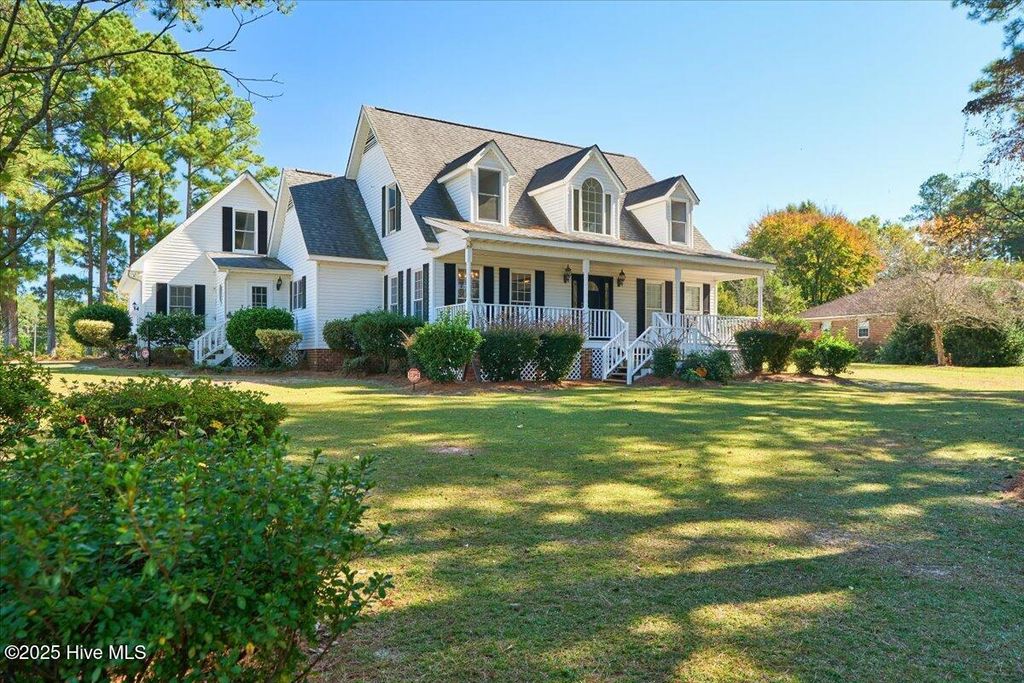 Photo of 9681 Deerfield Circle, Laurinburg, NC 28352 (MLS # 100538164)