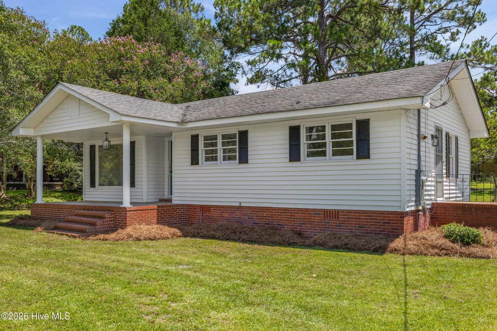 Photo of 728 Prosperity Drive, Swainsboro, GA 30401 (MLS # 100590119)