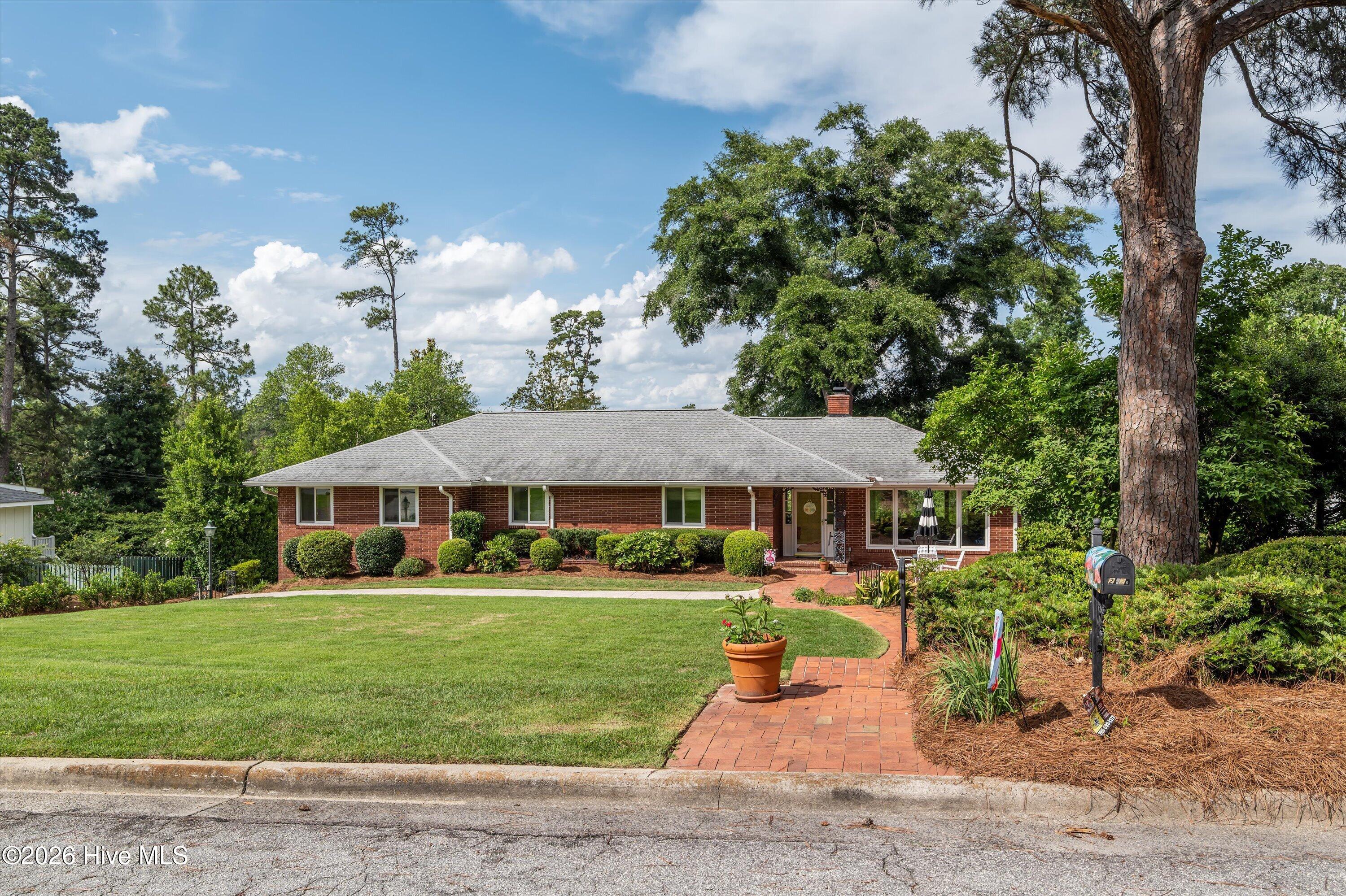 2223 Glendale Road