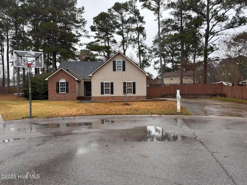 Photo of 104 Dundee Court, Jacksonville, NC 28546 (MLS # 100544873)