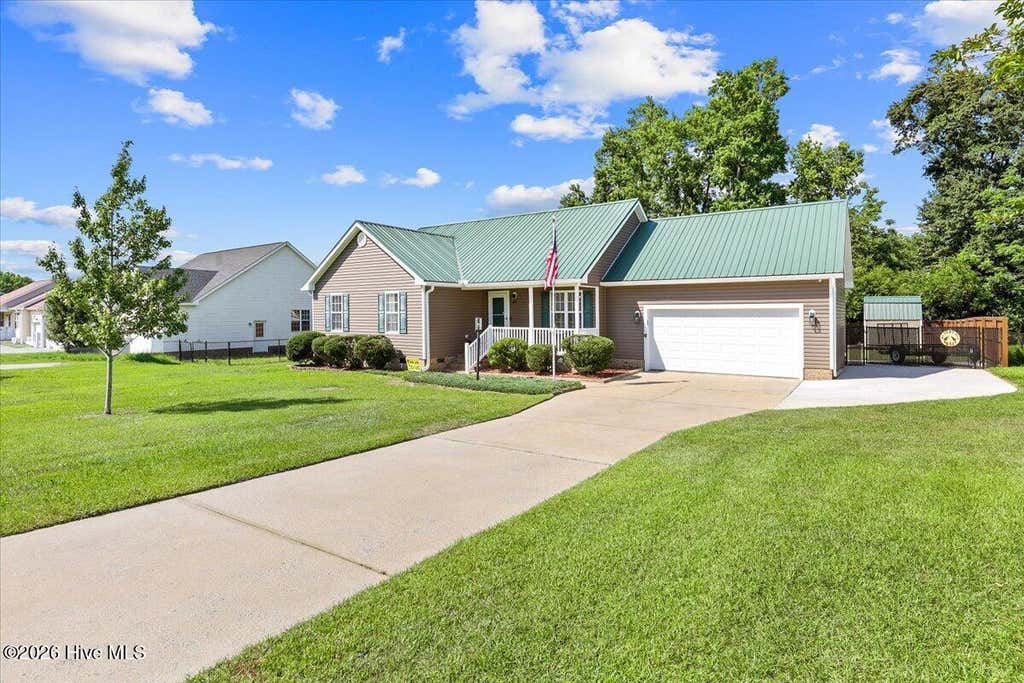 Photo of 211 Sunridge Lane, Pikeville, NC 27863 (MLS # 100579928)