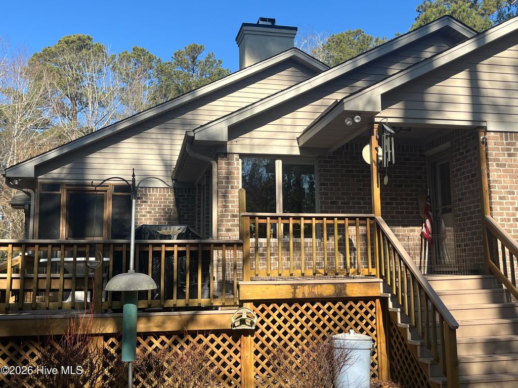Photo of 506 Broad Creek Drive, Washington, NC 27889 (MLS # 100556578)