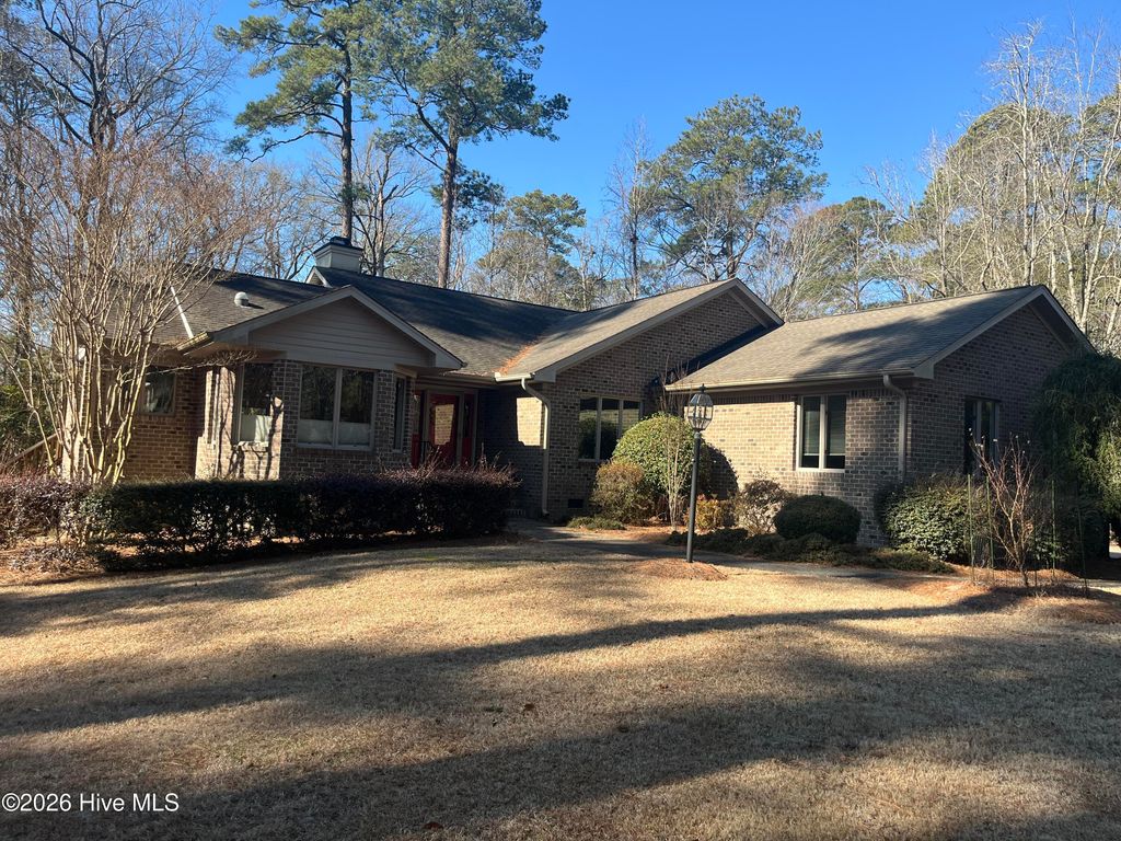 Photo of 506 Broad Creek Drive, Washington, NC 27889 (MLS # 100556578)