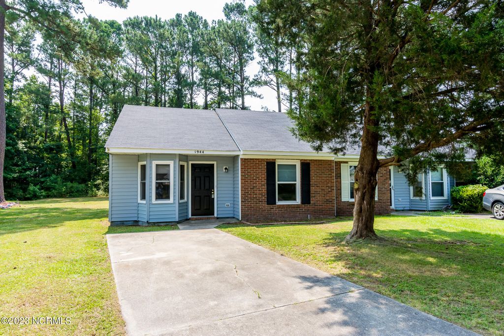 Photo of 1944 Heather Loop, Midway Park, NC 28544 (MLS # 100575769)