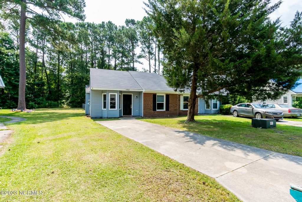 Photo of 1944 Heather Loop, Midway Park, NC 28544 (MLS # 100575769)