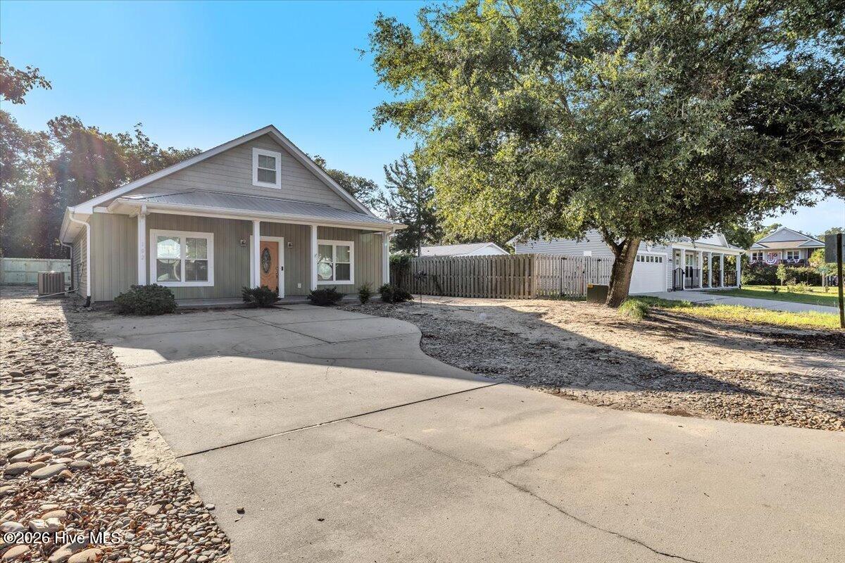 102 NW 4th Street