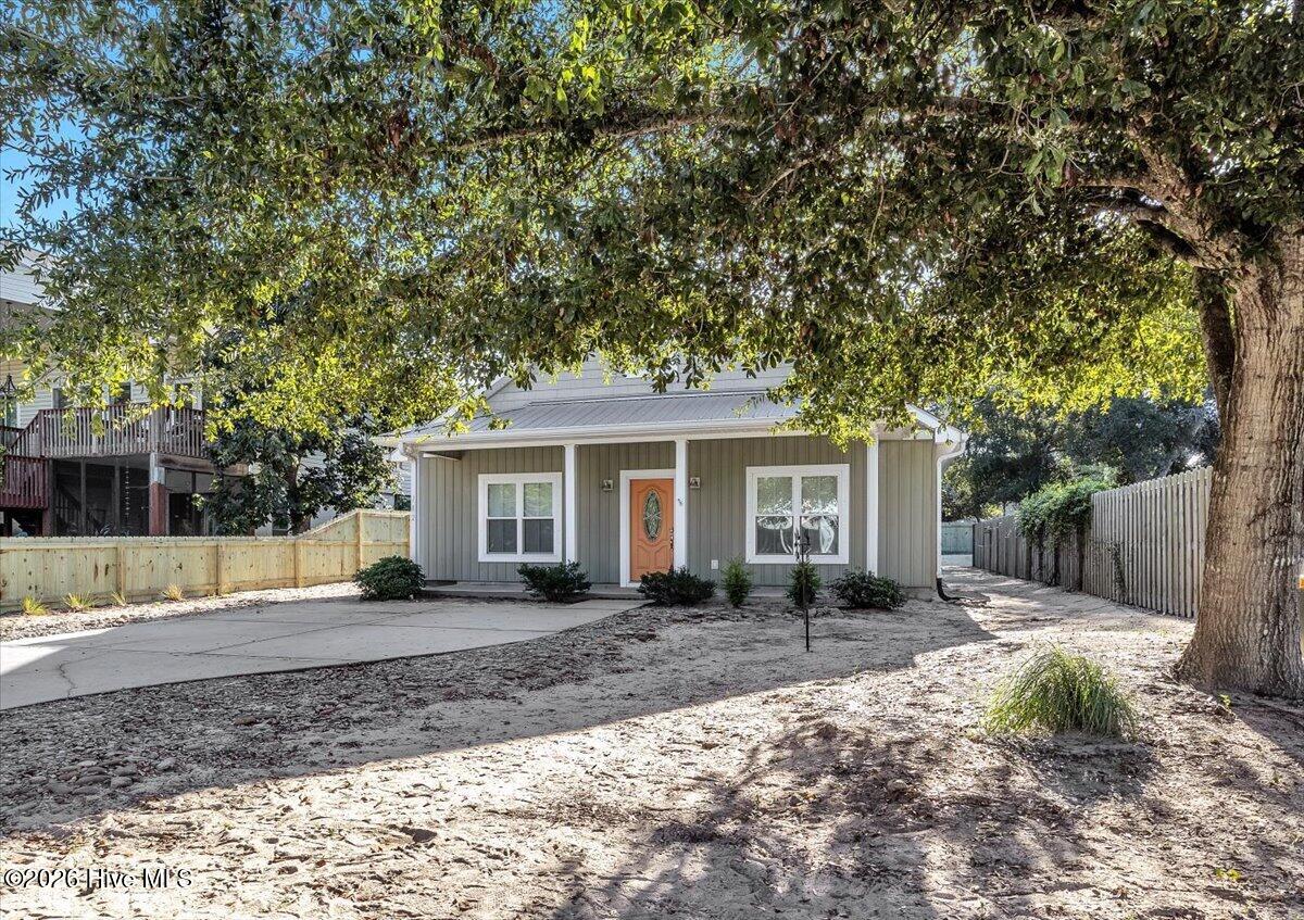 102 NW 4th Street