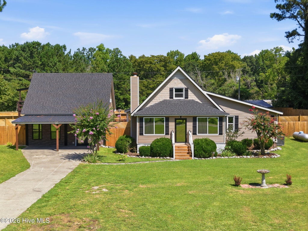 Photo of 208 Dixon Circle, Washington, NC 27889 (MLS # 100593157)