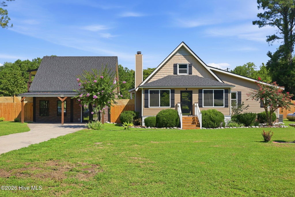 Photo of 208 Dixon Circle, Washington, NC 27889 (MLS # 100593157)