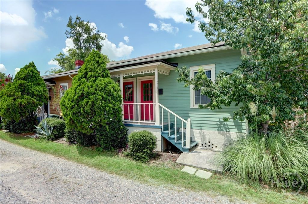 Photo of 536 E Gordon Lane, Savannah, GA 31401 (MLS # SA334028)