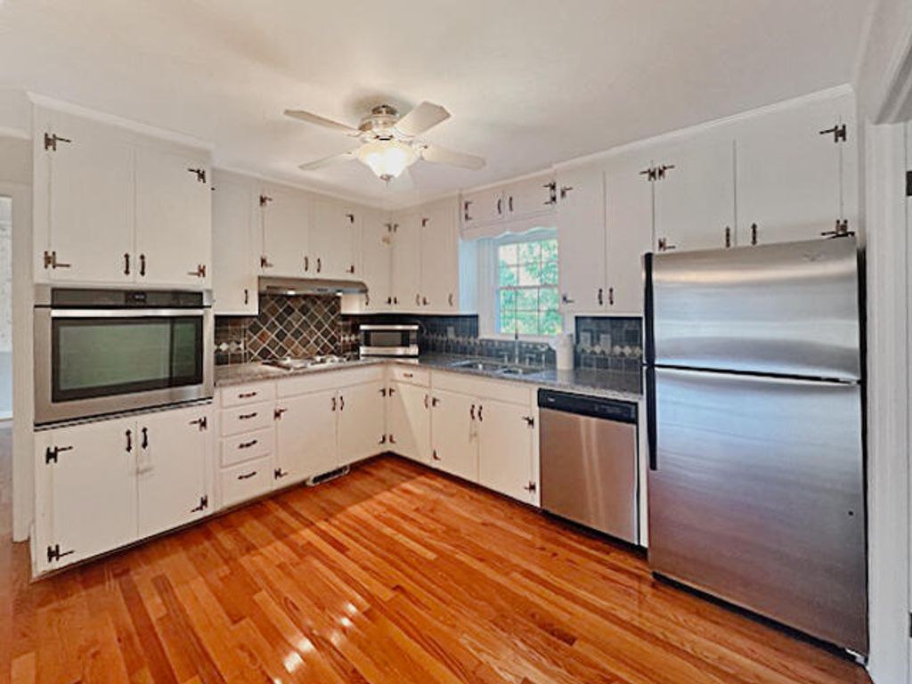 Photo of 101 Parkwood Drive, Williston, SC 29853 (MLS # 547286)