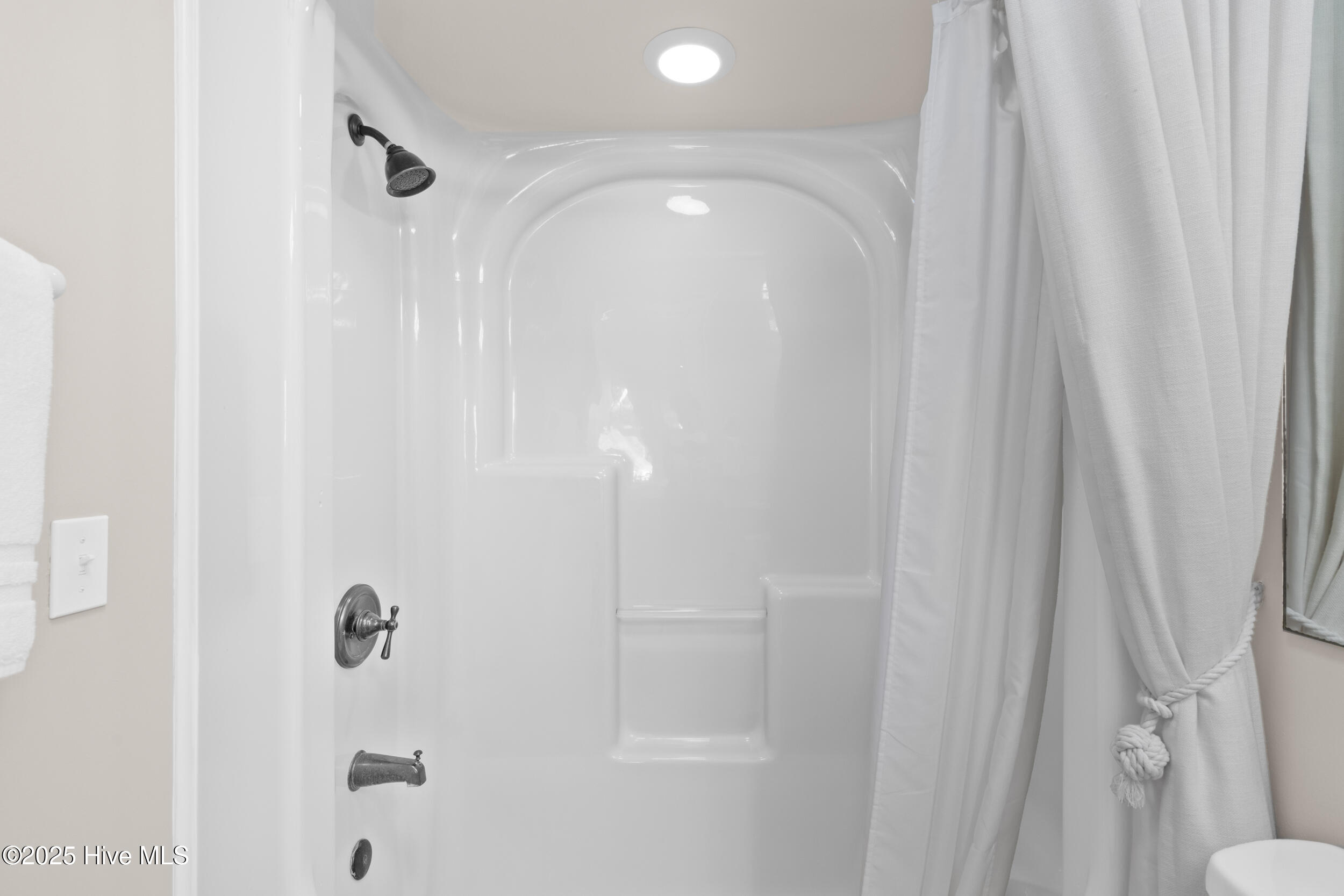 Wilmington, North Carolina 28411, United States, 5 Bedrooms Bedrooms, ,7 BathroomsBathrooms,Residential,Active,256089