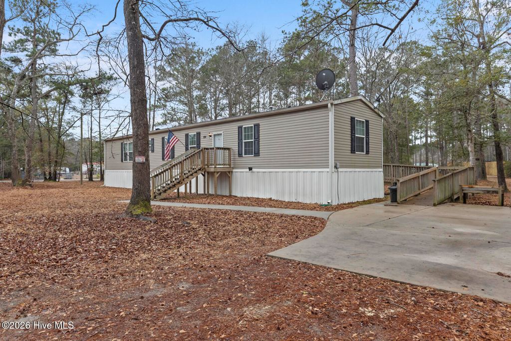 Photo of 184 Copperhead Lane, Burgaw, NC 28425 (MLS # 100554736)