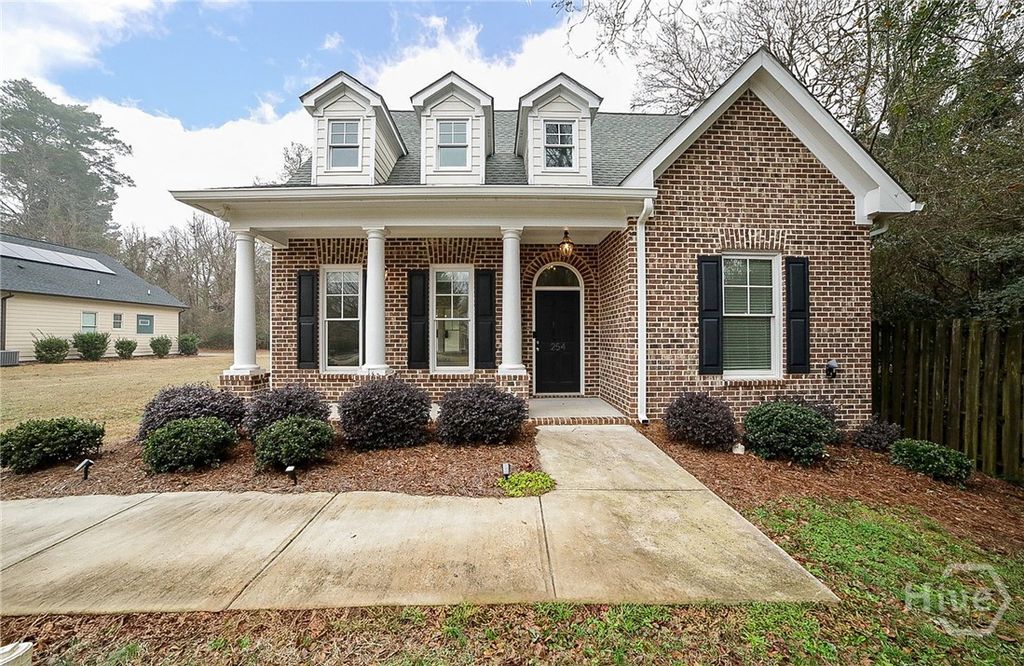 Photo of 254 Pointe Place, Athens, GA 30605 (MLS # CL346133)