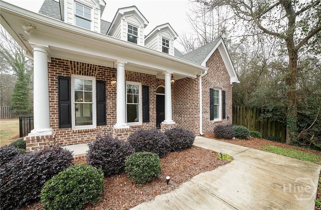 Photo of 254 Pointe Place, Athens, GA 30605 (MLS # CL346133)