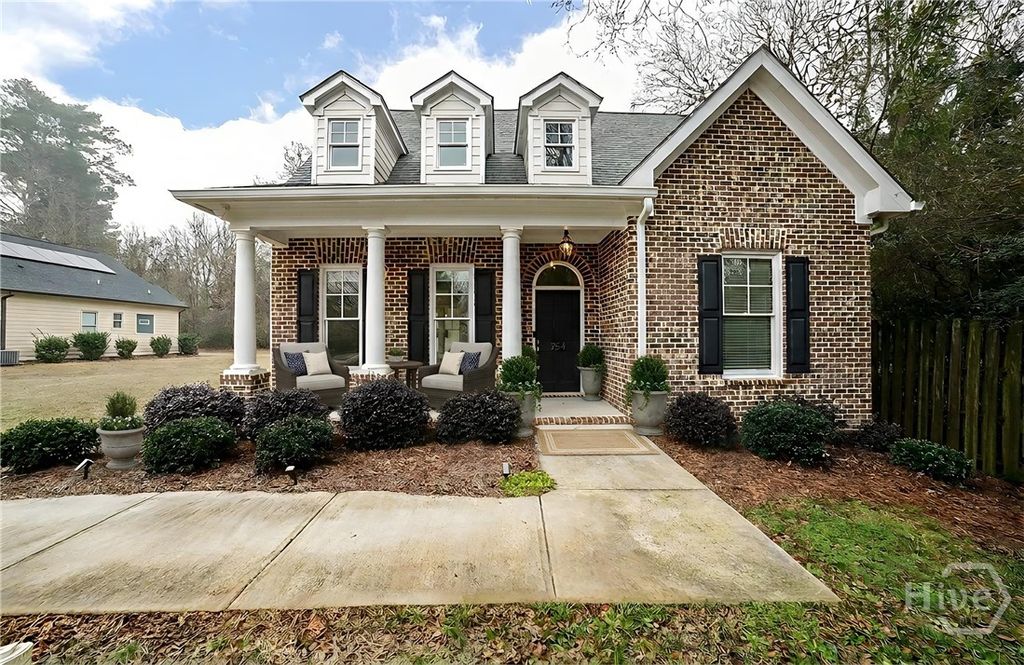 Photo of 254 Pointe Place, Athens, GA 30605 (MLS # CL346133)