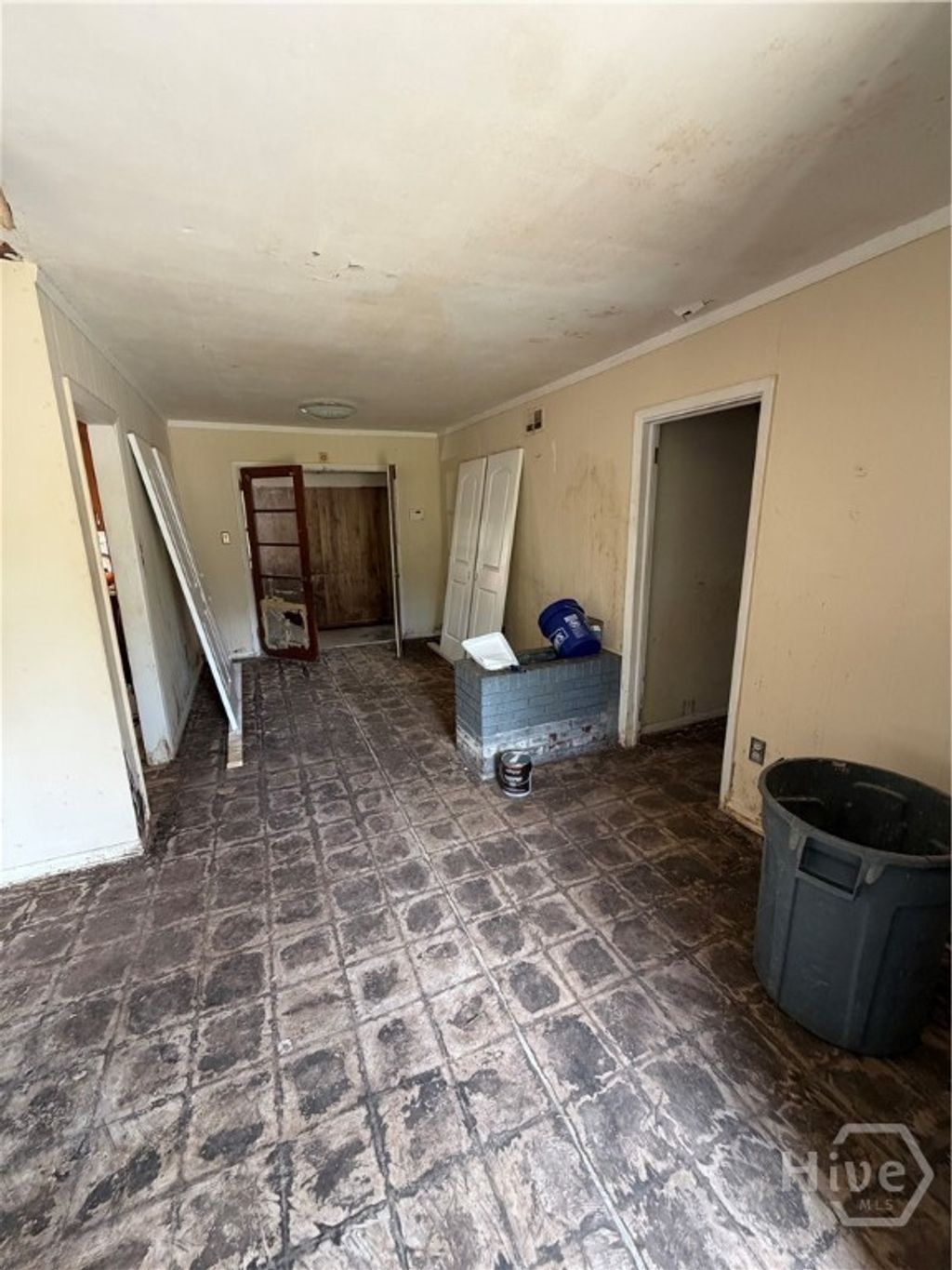 Photo of 25 Catherine Circle, Savannah, GA 31406 (MLS # SA357071)