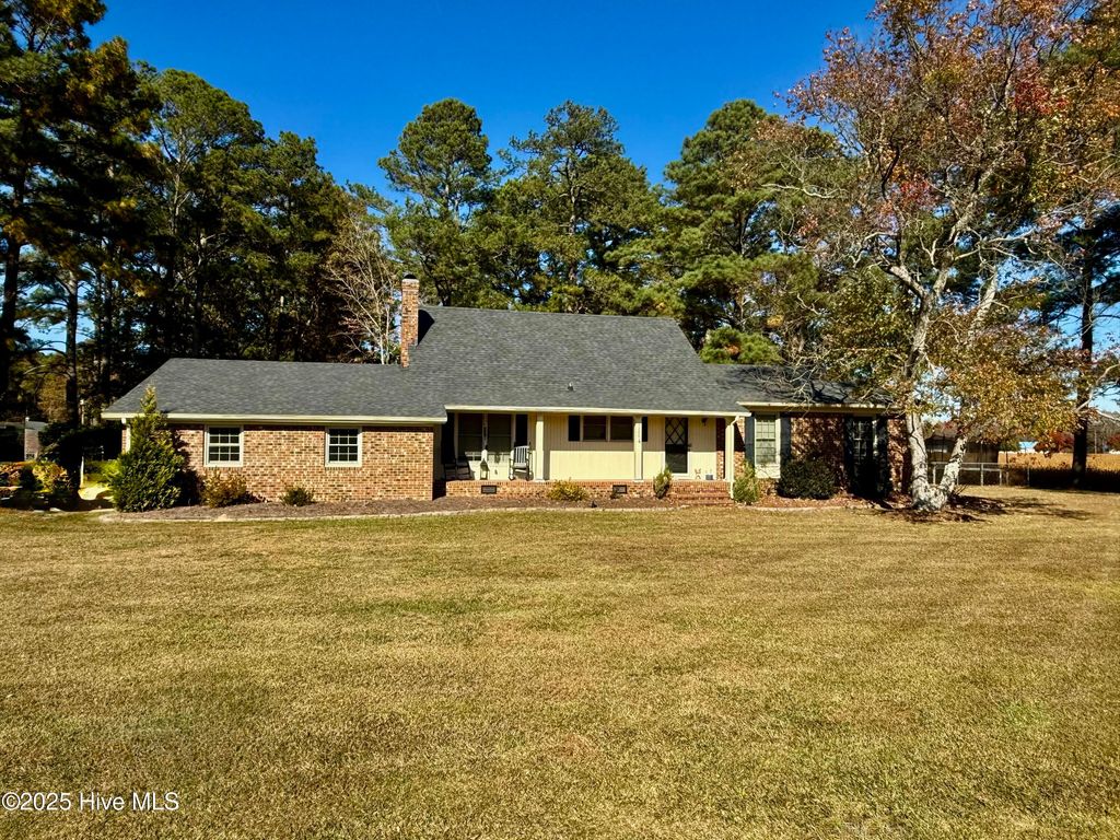 Photo of 1247 Scenic Drive, Williamston, NC 27892 (MLS # 100541012)