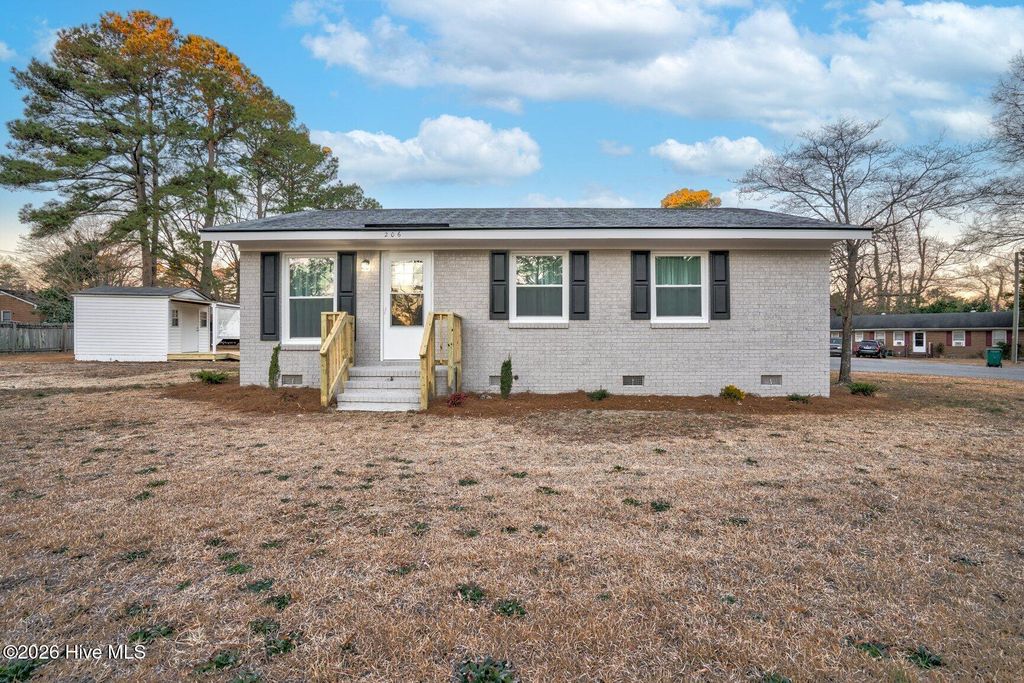 Photo of 206 N Lumber Street, Nashville, NC 27856 (MLS # 100549343)
