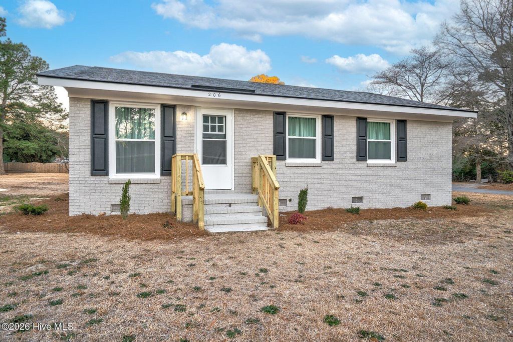 Photo of 206 N Lumber Street, Nashville, NC 27856 (MLS # 100549343)