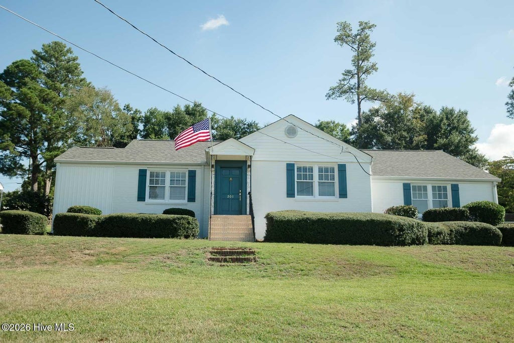 Photo of 201 E Arlington Heights, North Augusta, SC 29841 (MLS # 100603261)