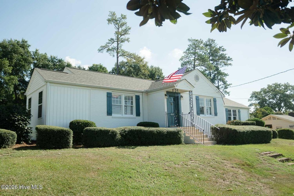 Photo of 201 E Arlington Heights, North Augusta, SC 29841 (MLS # 100603261)
