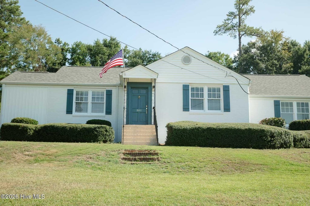 Photo of 201 E Arlington Heights, North Augusta, SC 29841 (MLS # 100603261)