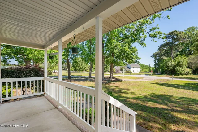 100 Savannah Avenue, photo 5 of 51