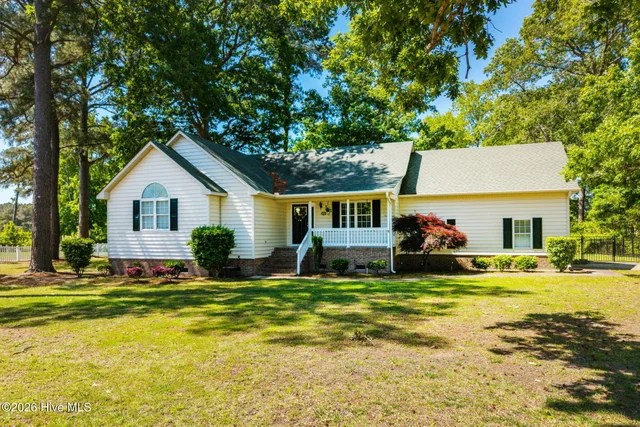 100 Savannah Avenue, photo 4 of 51