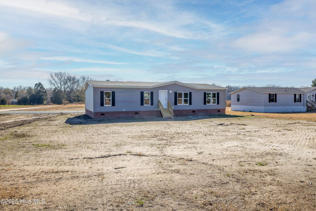 Photo of 30 Butler Lakes Lane, Clinton, NC 28328 (MLS # 100545916)