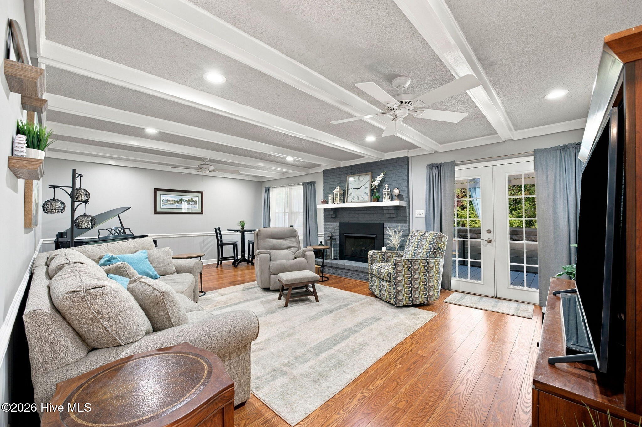 2212 Foxhorn Road